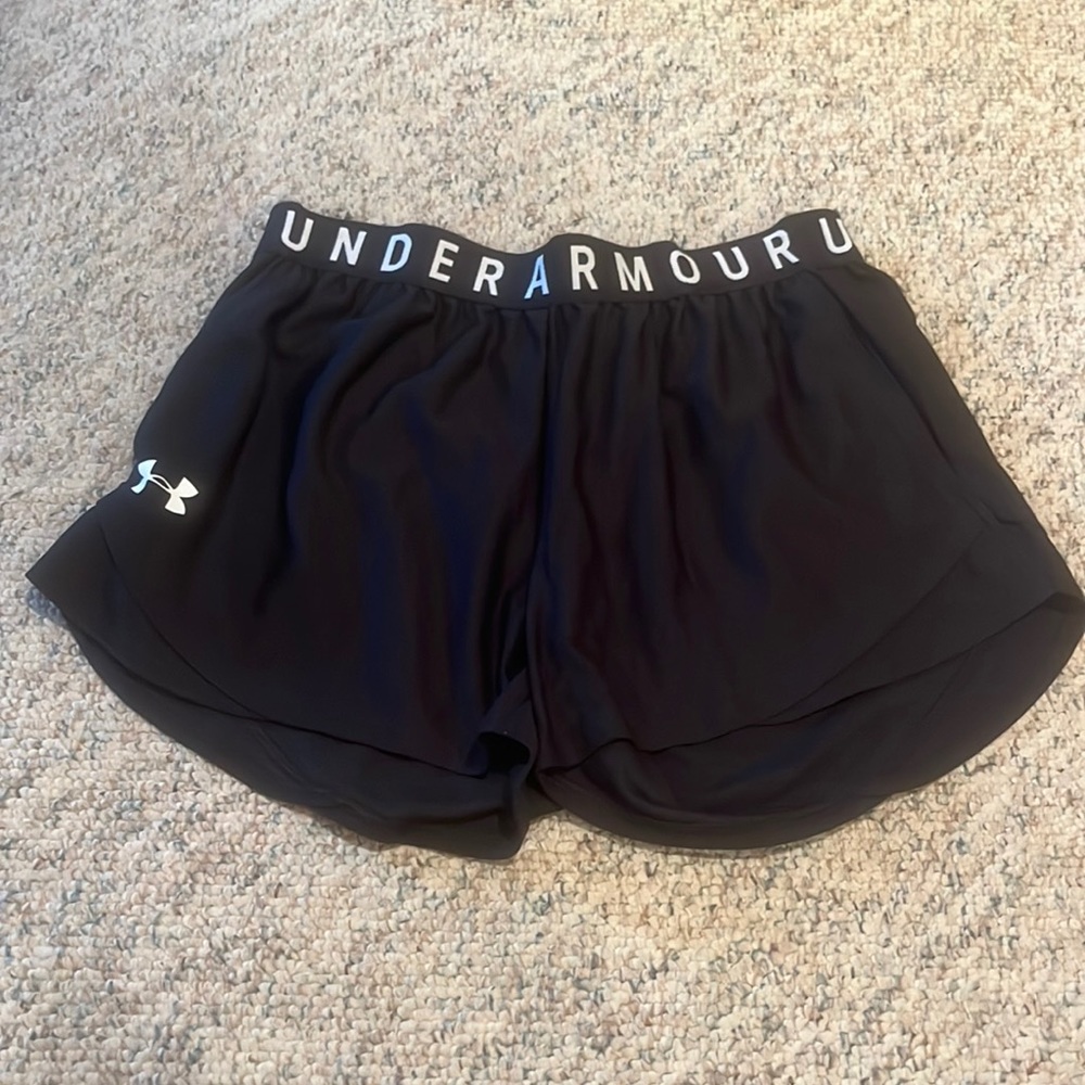 Women’s small under armor black running shorts